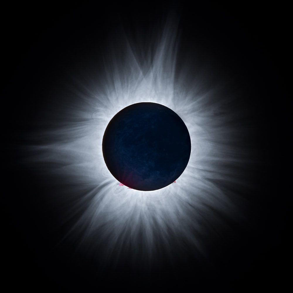 n025-totality-with-earthshine_orig
